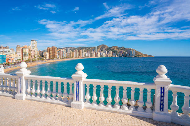 benidorm levante beach from balcon del mediterraneo - balaustrade fotografías e imágenes de stock