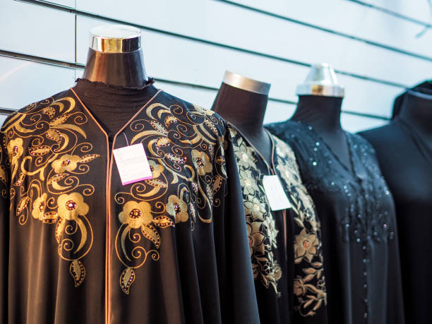 Abaya store in Muscat souk In November 2019, abayas were exhibited into stores so local women could buy them in Muscat Souk in Oman Oman stock pictures, royalty-free photos & images