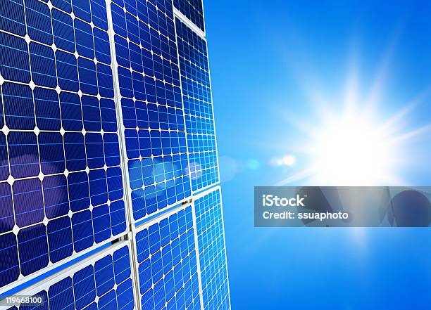 Energia Solare - Fotografie stock e altre immagini di Ambiente - Ambiente, Anidride carbonica, Batteria - Fornitura di energia