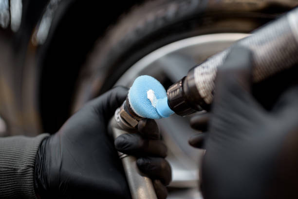 istock Polishing vehicle disc 1194687972
