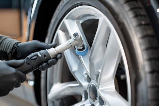 istock Polishing vehicle disc 1194687987