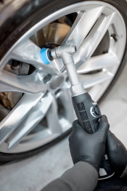 istock Polishing vehicle disc 1194688020