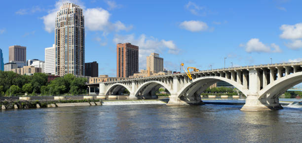 istock Minneapolis Skyline Panorama 1194695769