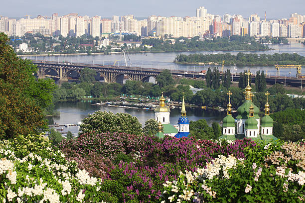 istock Kyiv Botanical Garden in spring 119469648