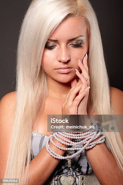 Schönheit Mädchen Stockfoto und mehr Bilder von Attraktive Frau - Attraktive Frau, Blondes Haar, Eine Frau allein