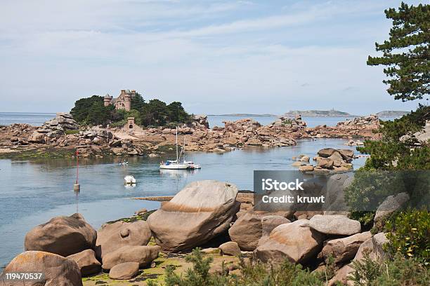 Hermosa Rosa Granite De La Costa De Bretaña En Francia Foto de stock y más banco de imágenes de Bretaña