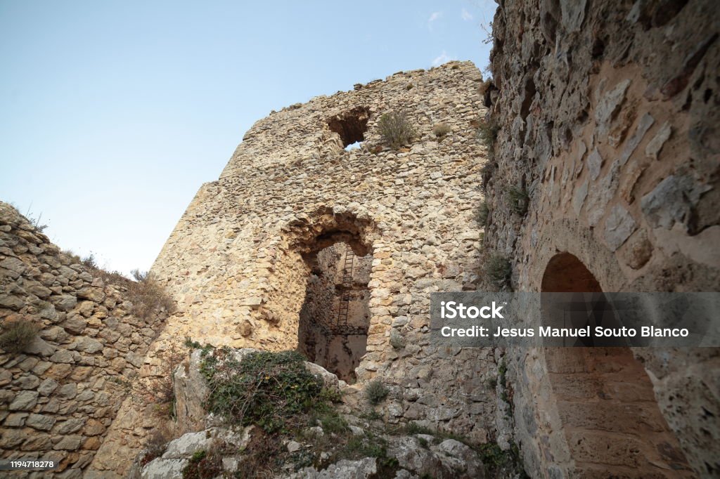 Ocio Castle, on de Lanos Mountain, ruins of a medieval castle Ocio Castle, on de Lanos Mountain, ruins of a medieval castle of the Kingdom of Navarre in the Inglares Valley, Alava,Vascongadas,  Spain. Ancient Stock Photo