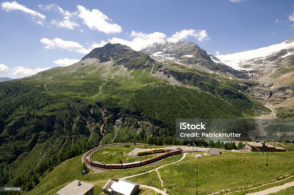 Montan@a Grüm - Foto de stock de Montaña libre de derechos