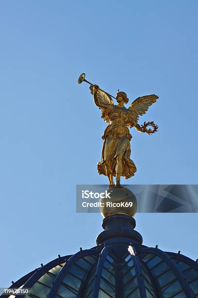 歴史の像 - ドレスデンのストックフォトや画像を多数ご用意 - ドレスデン, 天使, イタリア文化