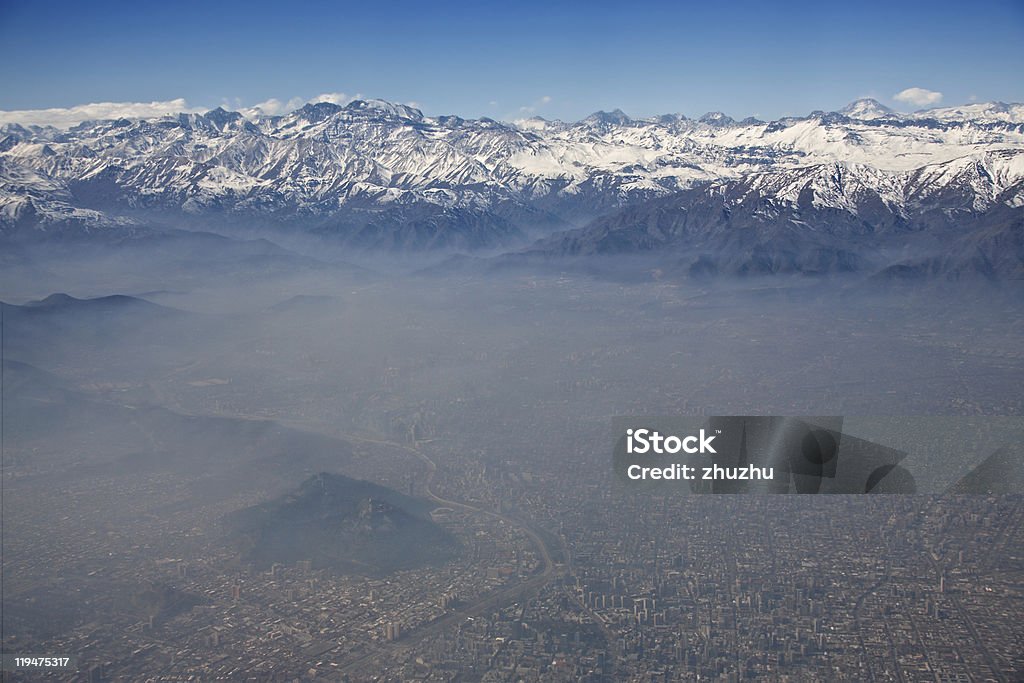 Luftaufnahme der Anden und Santiago, Chile mit smog - Lizenzfrei Umweltverschmutzung Stock-Foto