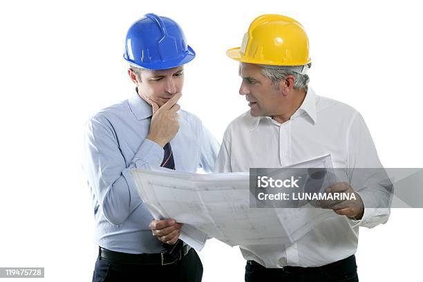 Ingeniero Arquitecto Dos Experiencia Equipo De Casco Duro Foto de stock y más banco de imágenes de Accesorio de cabeza