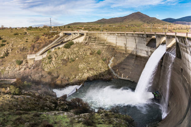istock Dam over Eresma river, Segovia (Spain). Pontoon Reservoir. 1194827960