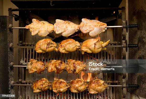 Pollo - Fotografie stock e altre immagini di Alla griglia - Alla griglia, Annusare, Arrosto - Cibo cotto