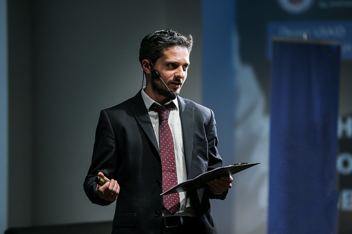 Ponente público dando charlas en Business Event photo