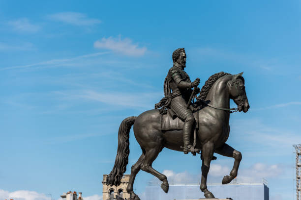 statua equestre re enrico iv a parigi, epiteto buon re enrico, fu re di navarra (come enrico iii) dal 1572 e re di francia dal 1589 al 1610 - henry iv foto e immagini stock