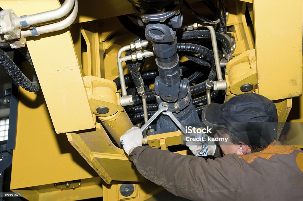 Cargador de trabajo de mantenimiento pesada - Foto de stock de Reparar libre de derechos