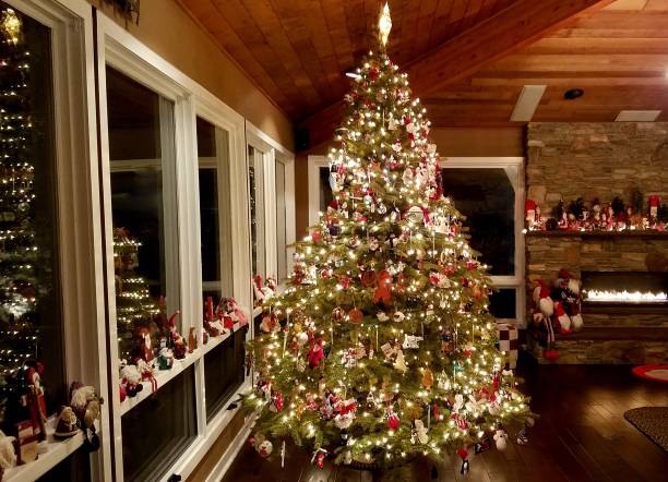 istock Stunning Christmas Tree in a Rustic Lodge Style Setting 1194926500