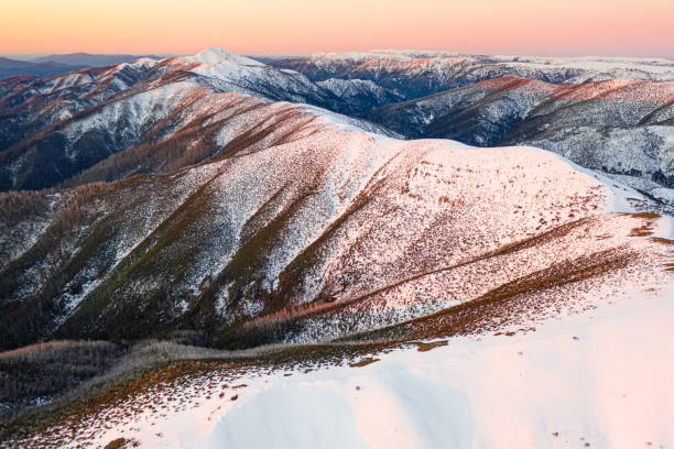 Trailhead Razorback 30+ Mt Hotham Stock Photos, Pictures & Royalty-Free Images - iStock