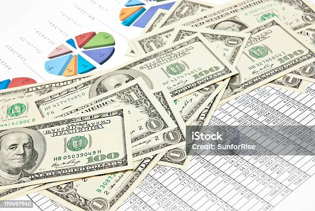チャート図表とお金 - アメリカ合衆国のストックフォトや画像を多数ご用意 - アメリカ合衆国, アメリカ通貨, オフィス