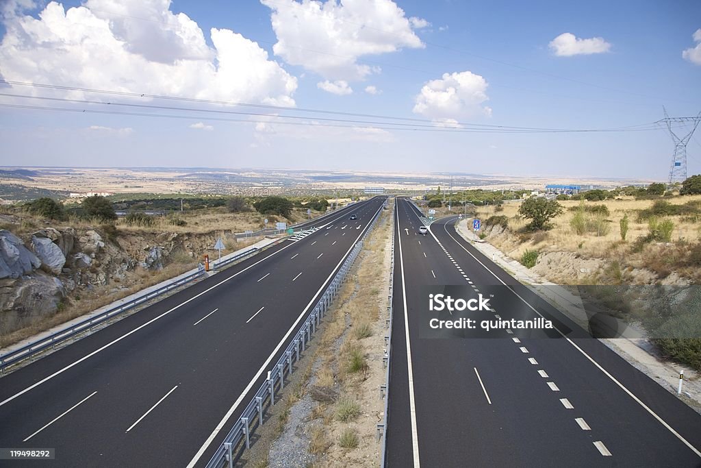 Duas maneiras lonely highway - Foto de stock de Autoestrada royalty-free
