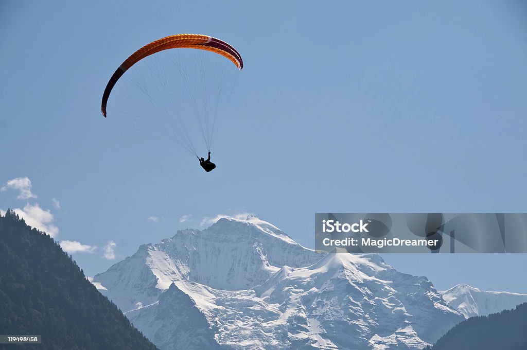 Paraglider nas montanhas - Royalty-free Parapente Foto de stock