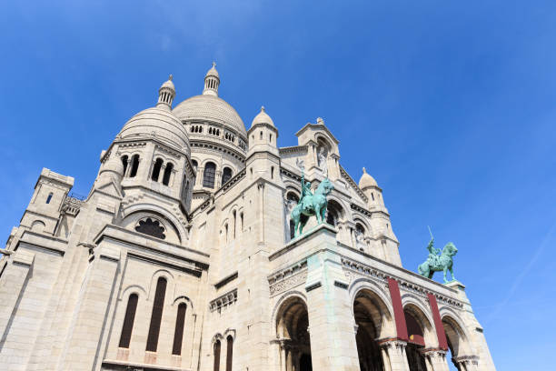 istock Sacre-Coeur Basilica on Montmartre 1194986927