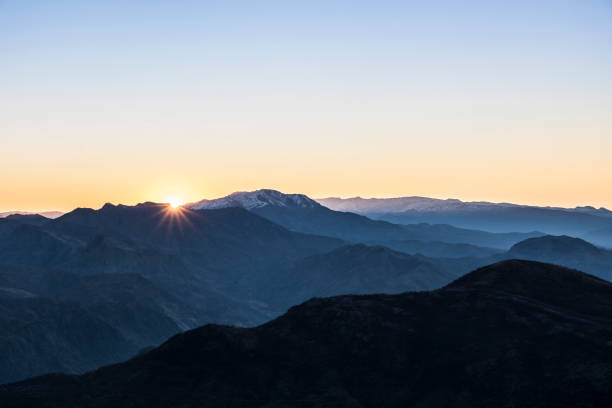 aspen, colorado montagnes rocheuses au lever du soleil - aspen highlands photos et images de collection
