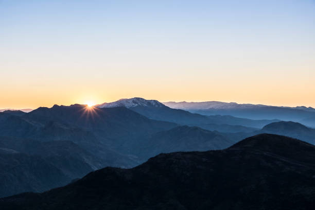 aspen, colorado rocky mountains at sunrise - aspen highlands imagens e fotografias de stock