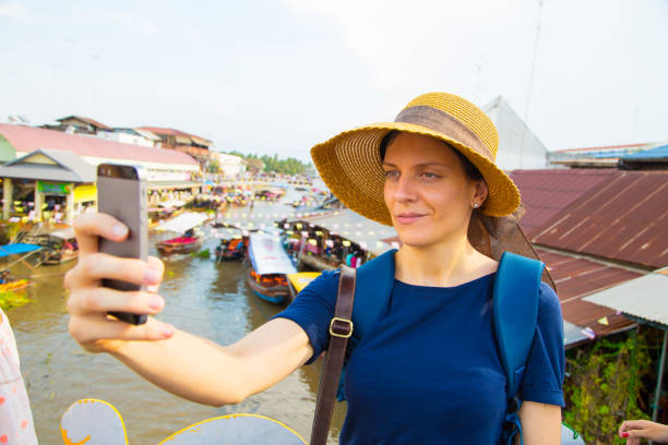 istock Female tourists 1195013108