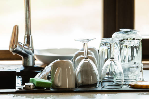 istock Washing up. kitchen sink and dishwares 1195018051