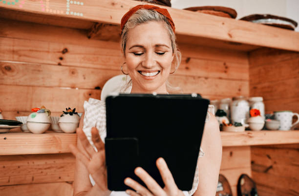 istock Making sure everything on the website looks good 1195041660