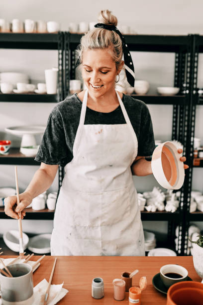 istock I love painting my pottery 1195045026