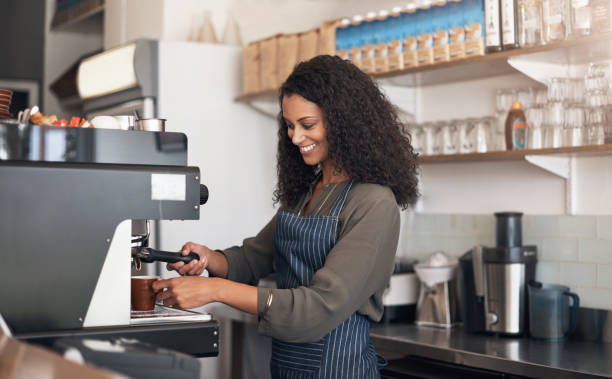istock Preparing the freshest cuppa 1195053392