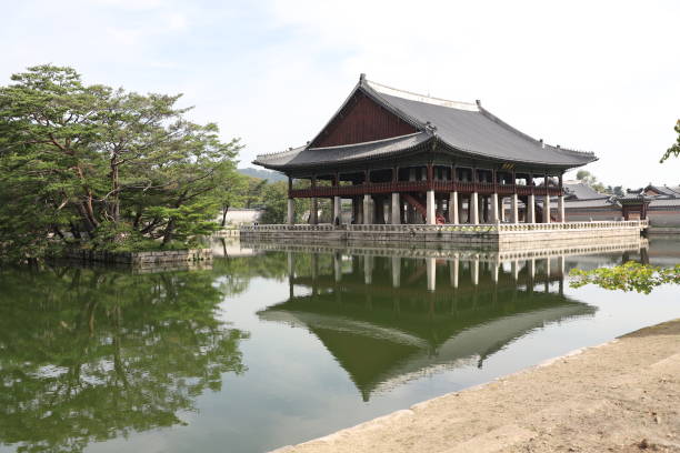 istock Reflexion of a palace 1195064502