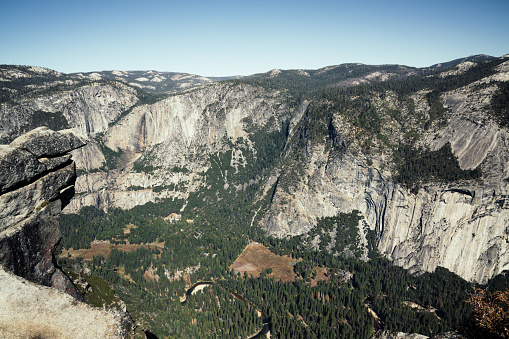 Gorgeous view of the Yosemite Valley fro Glacier Point