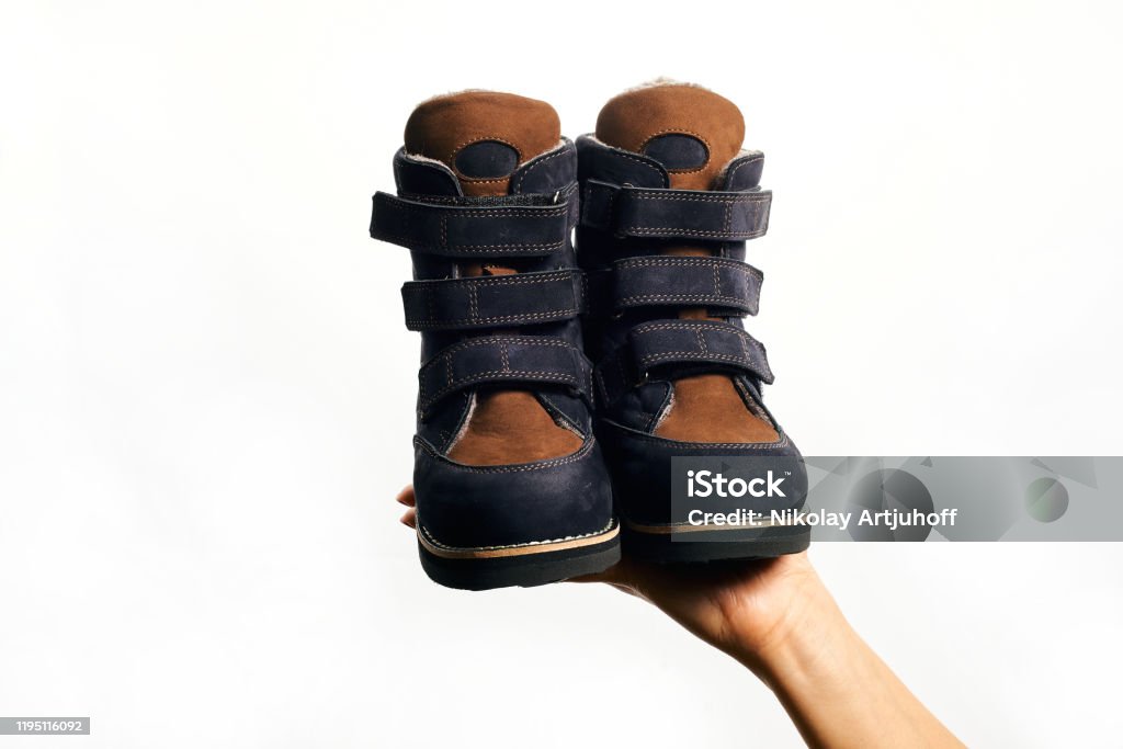 Surrey circuito Año nuevo Calzado Ortopédico Calzado De Invierno Zapatos Ortopédicos Para Bebés Foto  de stock y más banco de imágenes de Asistencia sanitaria y medicina - iStock