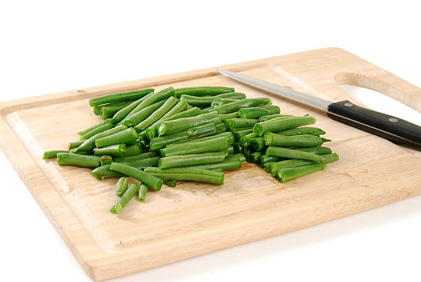 String beans on a cutting board