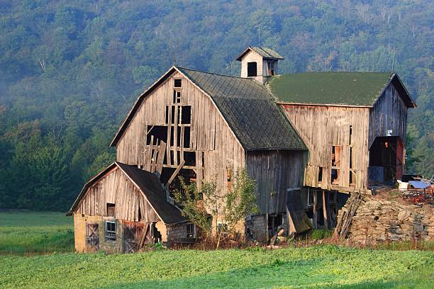 istock Barn against Foggy Mountain 119513268