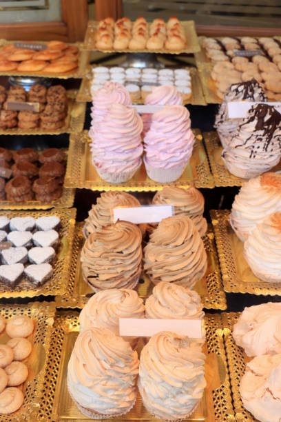 istock Fresh made meringue confectionery 1195134538