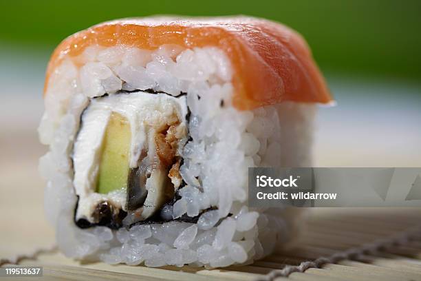 Foto de Asian Sushi Maki e mais fotos de stock de Abacate - Abacate, Almoço, Arroz - Alimento básico