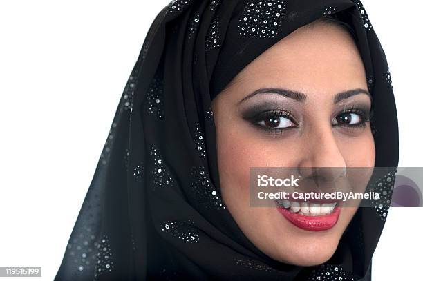 Photo libre de droit de Belle Femme Arabe Musulman banque d'images et plus d'images libres de droit de Abaya - Vêtement - Abaya - Vêtement, Adulte, Belle femme