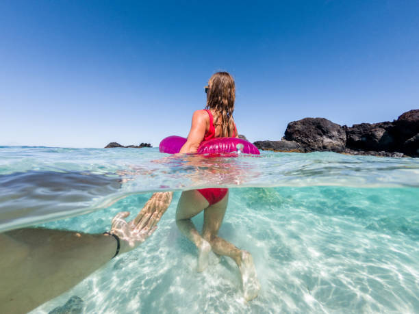 istock Follow me to paradise 1195167154