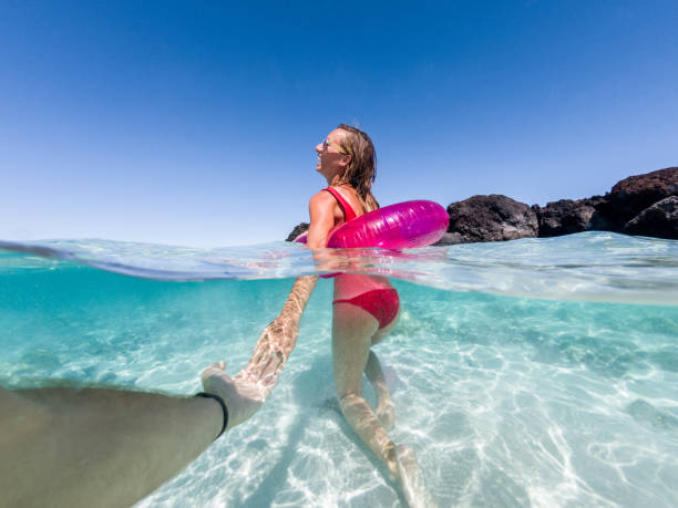 istock Follow me to paradise 1195167157
