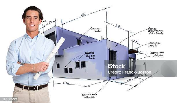 Hombre Con Un Proyecto De Construcción Foto de stock y más banco de imágenes de Arquitecto - Arquitecto, Arquitectura, Casa