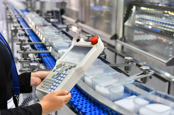 istock Manager check and control automation Food products in factory 1195190010