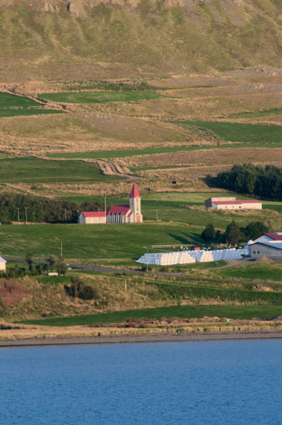 istock Iceland Coastal Farm Scene Kirche 1195288231