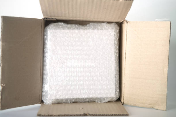 istock Used bubble pack plastic in brown carton box. Packing or moving concept 1195349746