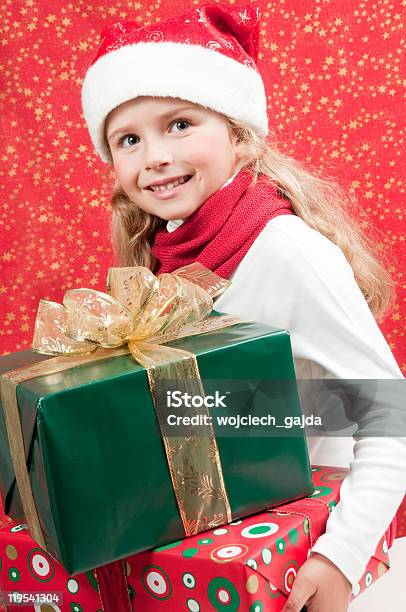 Piccolo Babbo Natale Helper - Fotografie stock e altre immagini di Allegro - Allegro, Babbo Natale, Bambine femmine