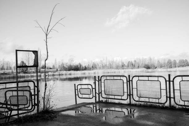 chernobyl exclusion zone - prypiat - ônibus de dois andares imagens e fotografias de stock