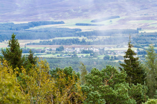 schotse highlands vistas - spey scotland stockfoto's en -beelden
